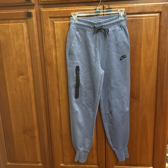 Women's XS Nike Sportswear Tech Fleece Athletic Pants joggers/Sweatpants - Picture 3 of 5